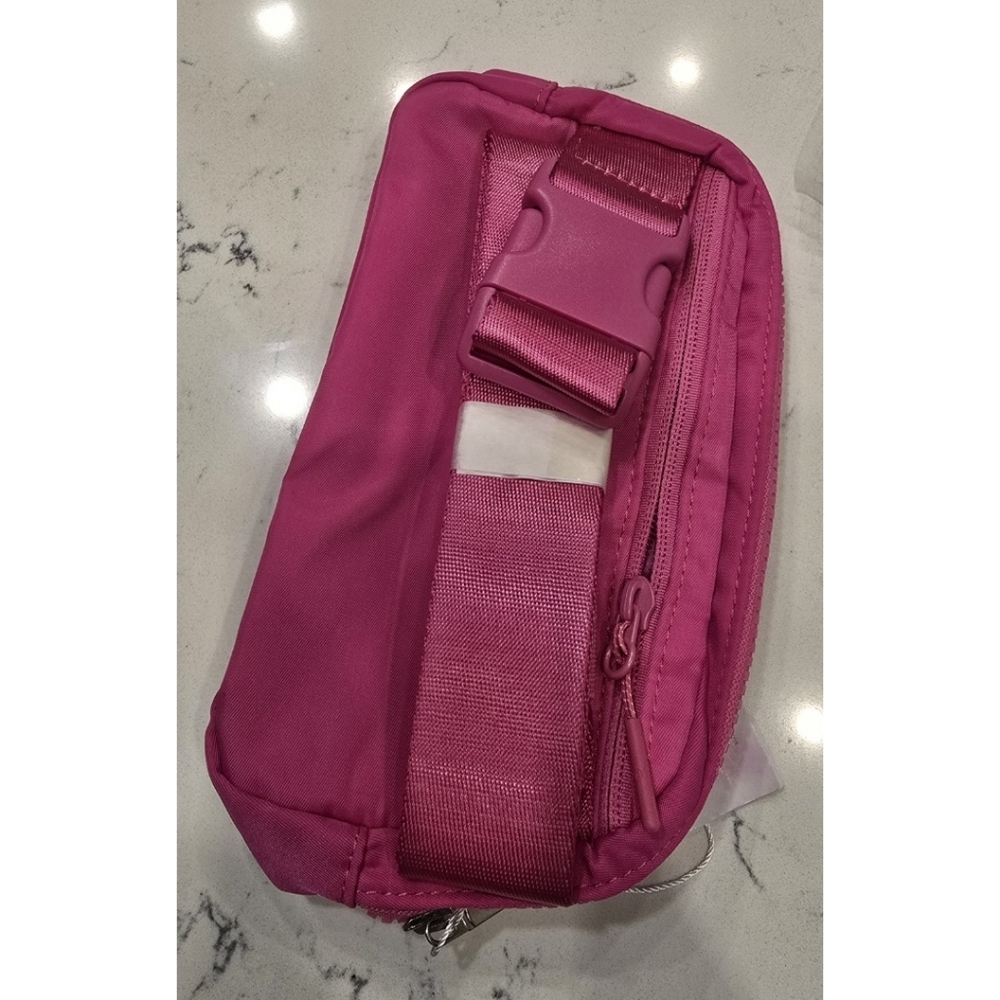 Lululemon 1l Everywhere Belt Bag New Pink - Picture 2 of 3